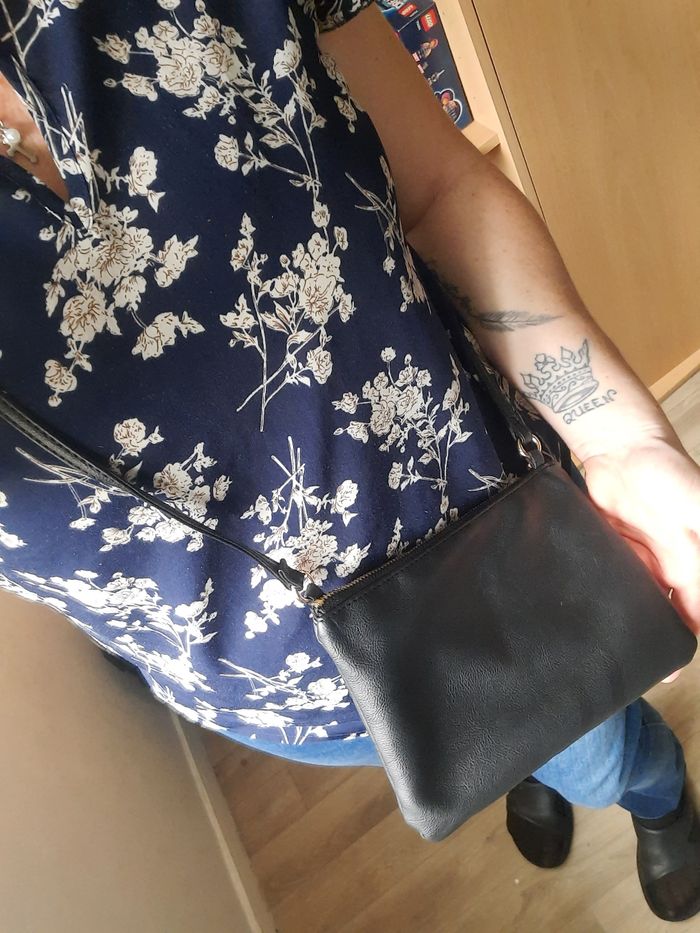 Sac à main bandoulière en cuire noir - photo numéro 9