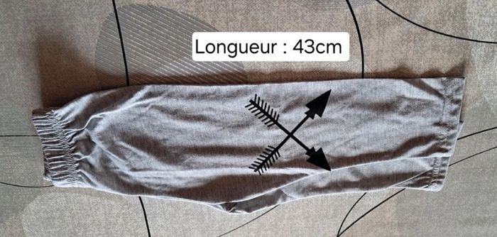 Lot vêtements Tee-shirts et pyjama NEUFS pour fille 1 an (80) - photo numéro 15