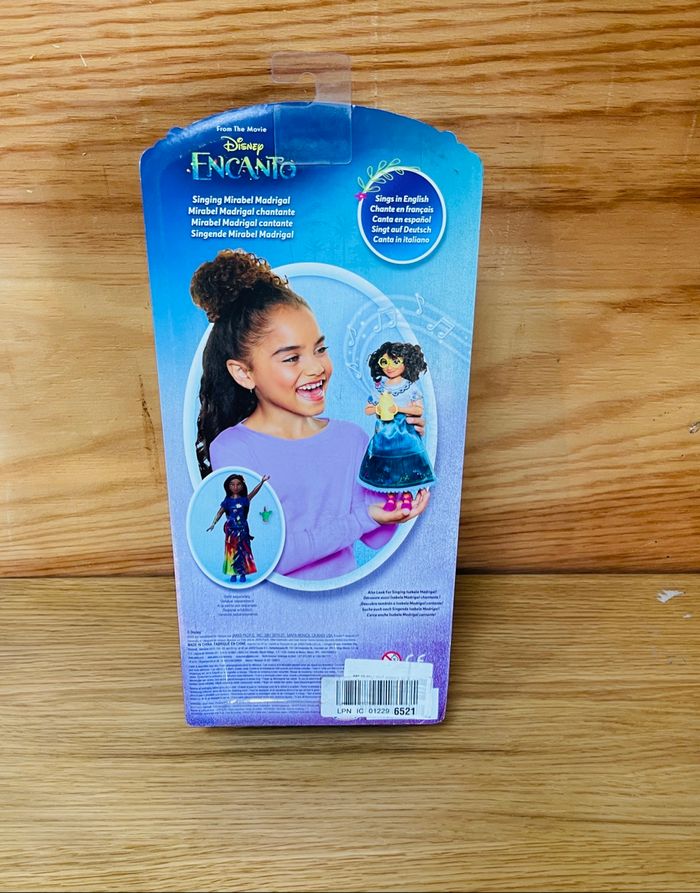 Disney encanto poupee chantante mirabel - photo numéro 2