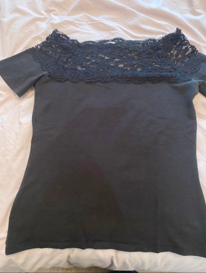 Tee shirt noir à dentelle - photo numéro 2