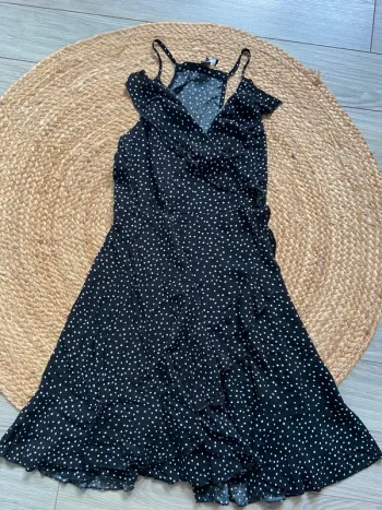 Petite robe noire à pois blancs Amisu Taille 34