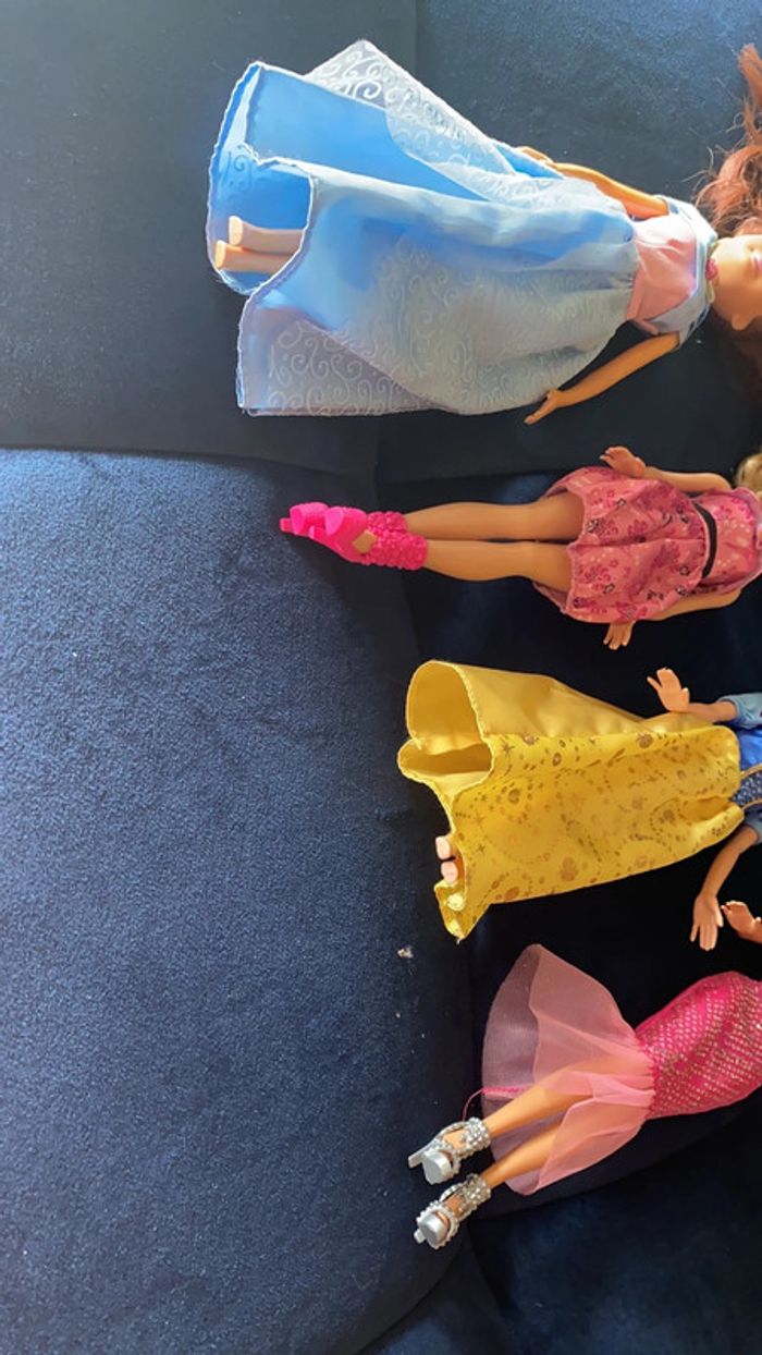 Lot de 4 Barbie’s - photo numéro 4