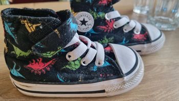 Baskets Converse hautes T20  dinausaure état neuf