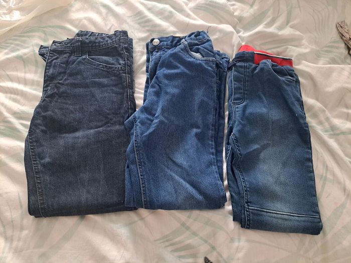 3 jeans orchestra et 2 survêtements 12 ans