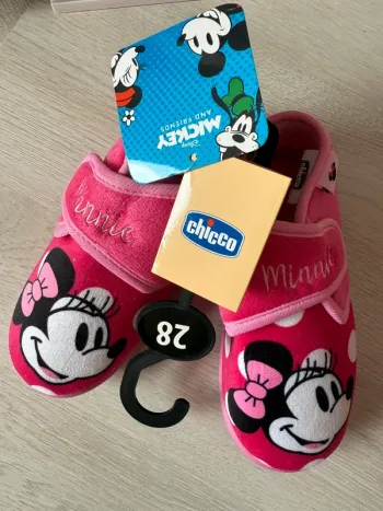 Chaussons chicco 28 Minnie neufs