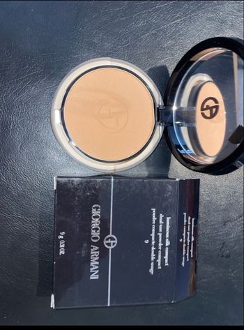 Poudre compacte, double usage