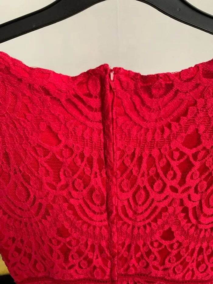 Robe rouge dentelle - photo numéro 7