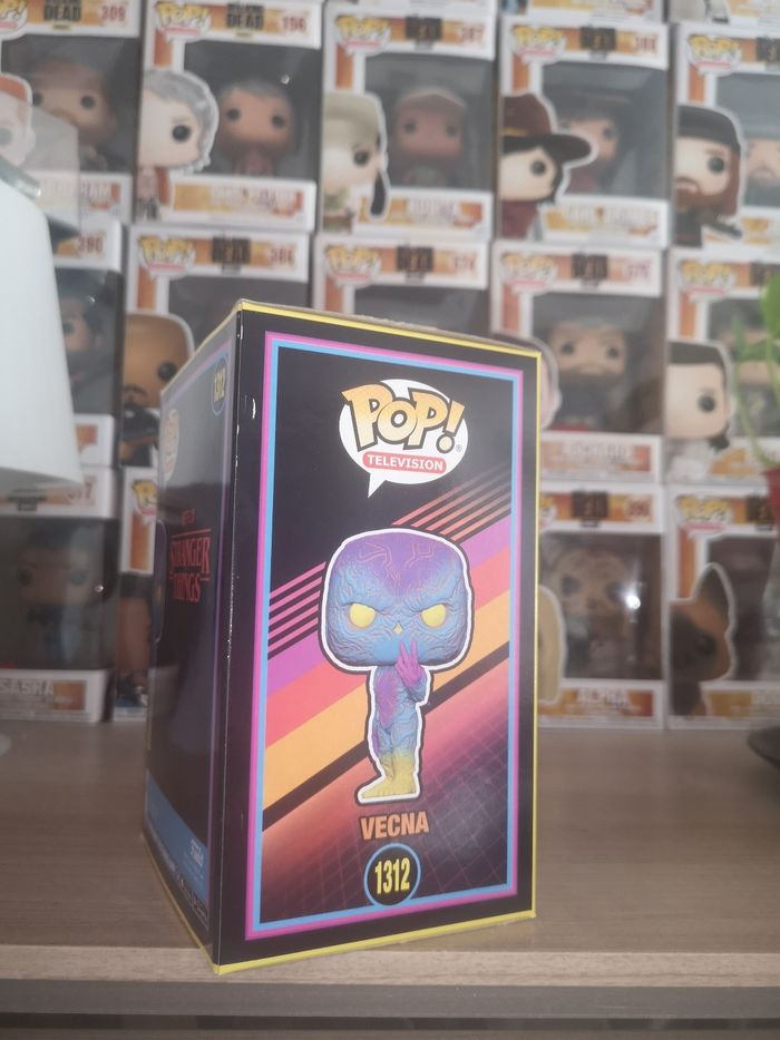 Funko pop Television Netflix Stranger Things 1312 Vecna Blacklight Glows - photo numéro 4