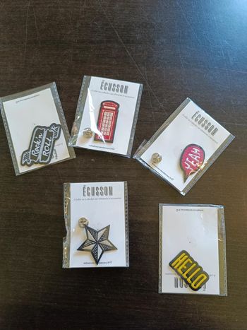 Lot de 5 écussons INITIATIVES