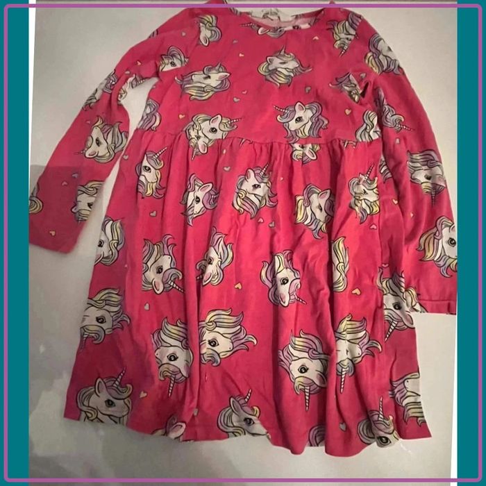 Robe licorne taille 6/8 ans hetm