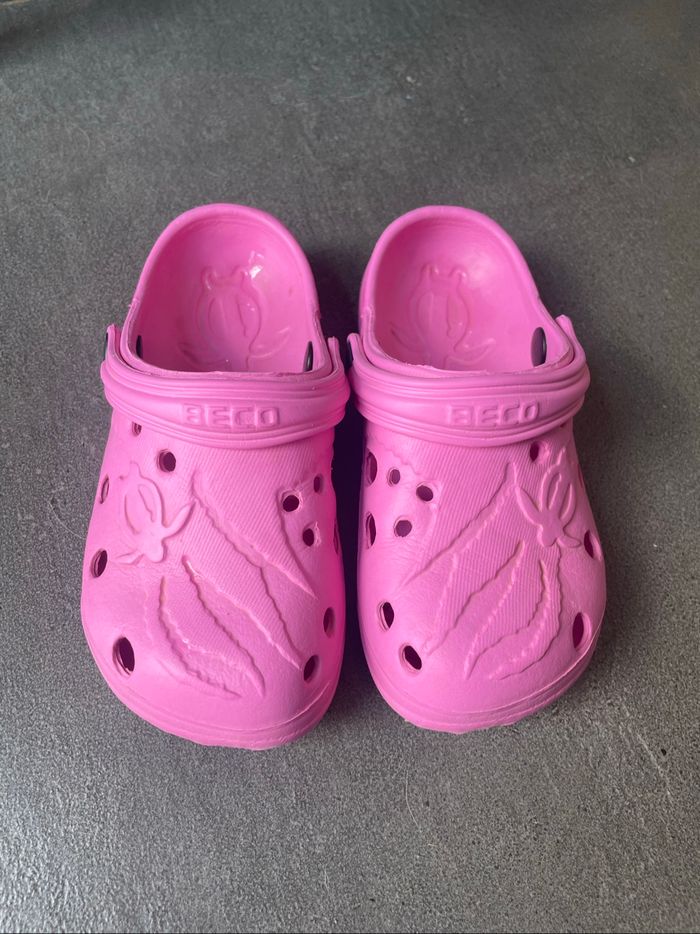 Sabots roses type crocs pointure 30