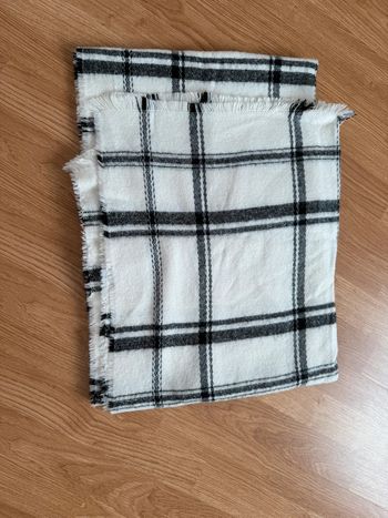 Écharpe kiabi noir et blanc TU