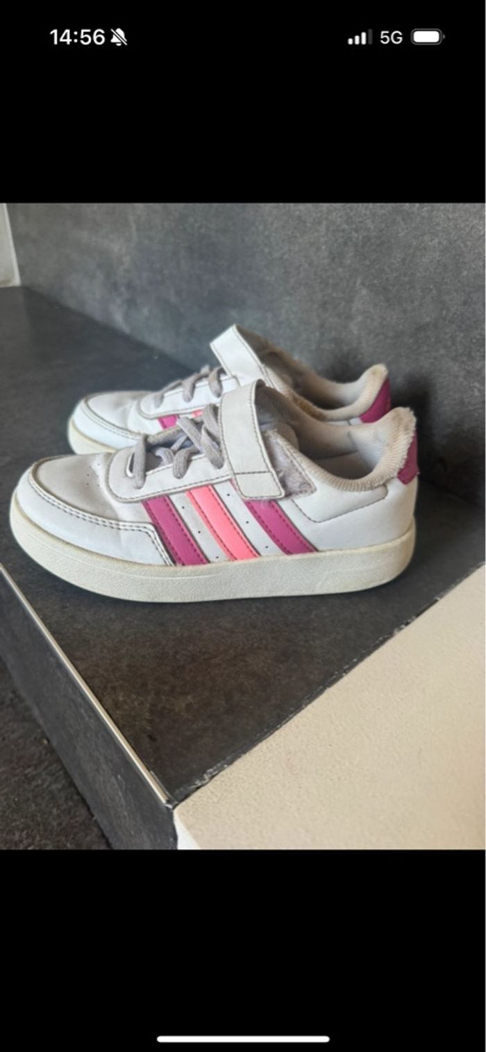 Baskets Adidas pointure 29 -4€ - photo numéro 2