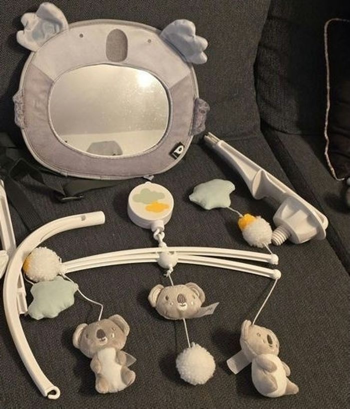 😍🤩🥰superbe lot : miroir voiture, mobile de lit🤩😍🥰