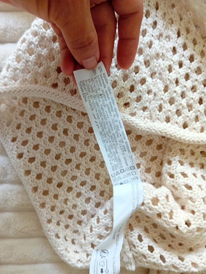 Pull ajouré fille 6/7ans Zara et 🌼🤍 - photo numéro 5
