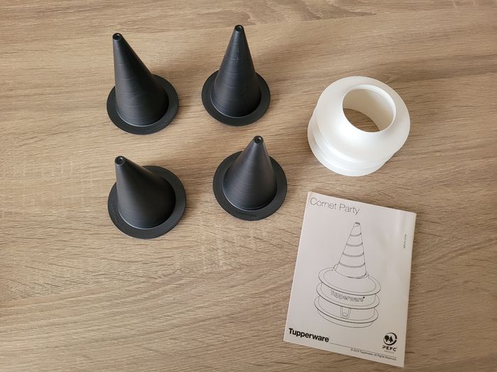 Lot de 3  livres et ustensiles de cuisine Tupperware - photo numéro 2