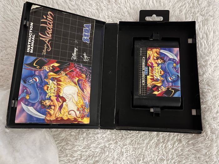 Jeu aladdin Disney sega mega drive - photo numéro 2
