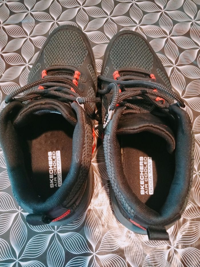 Baskets sketchers taille 42