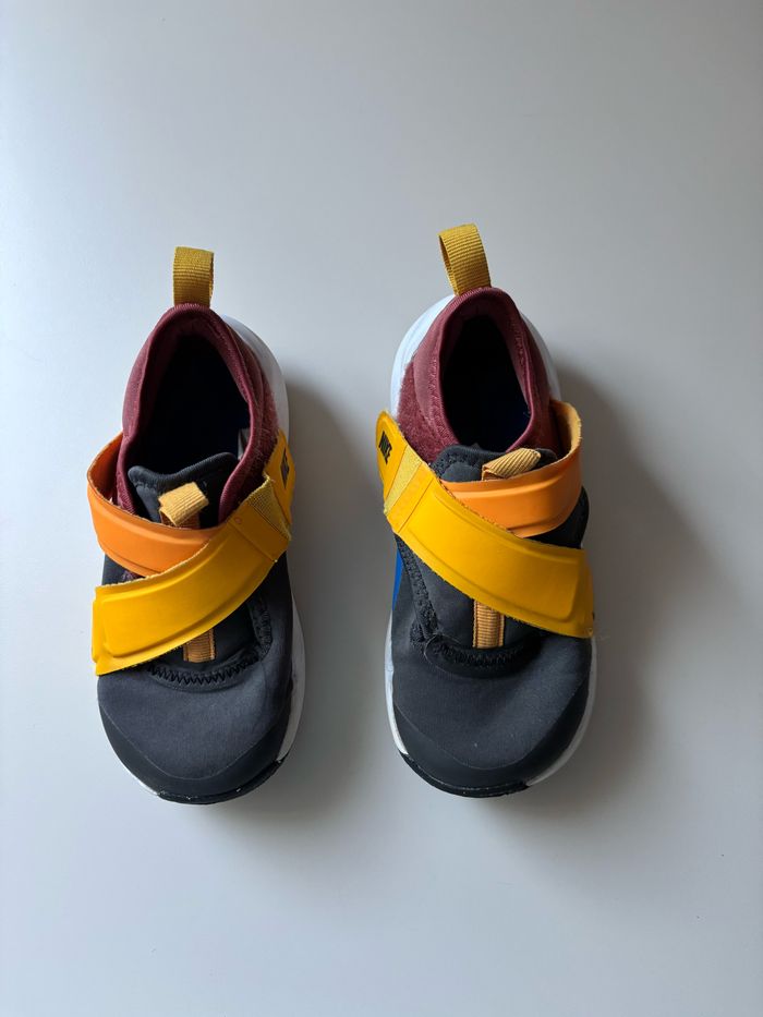 Chaussures Nike sportswear pointure 27