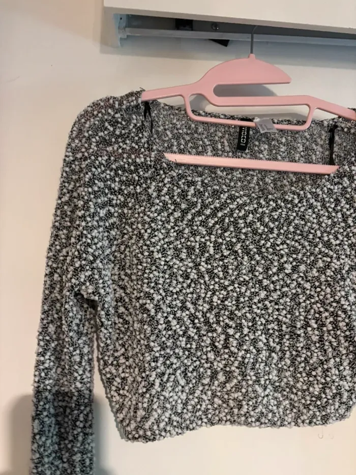 Pull court texturé noir et blanc – H&M – Taille XS - photo numéro 2