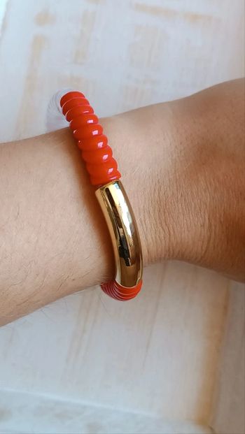 Joli bracelet en tube acrylique