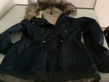 Parka femme  fourré T36 bleu marine HetM très bon état