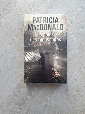 Livre Le poids des mensonges