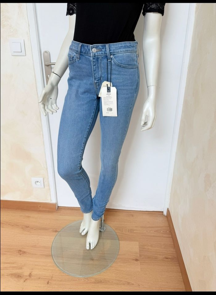 Jean Levi’s 711 Skinny – Taille 28/32 – bleu clair – Neuf avec étiquette - photo numéro 5