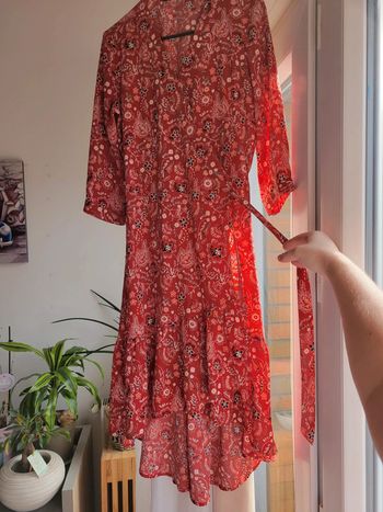 Robe rouge fleurie la halle