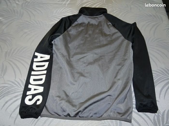 Veste légère pour garçon
Adidas Taille 11/12 ans - photo numéro 4