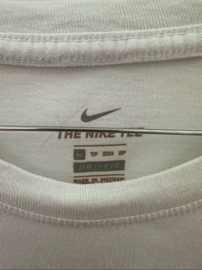 🤍 Superbe top court Nike oversize 🤍 - photo numéro 3