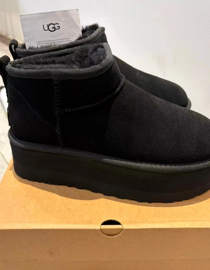 Ugg ultra mini taille 39 - photo numéro 2