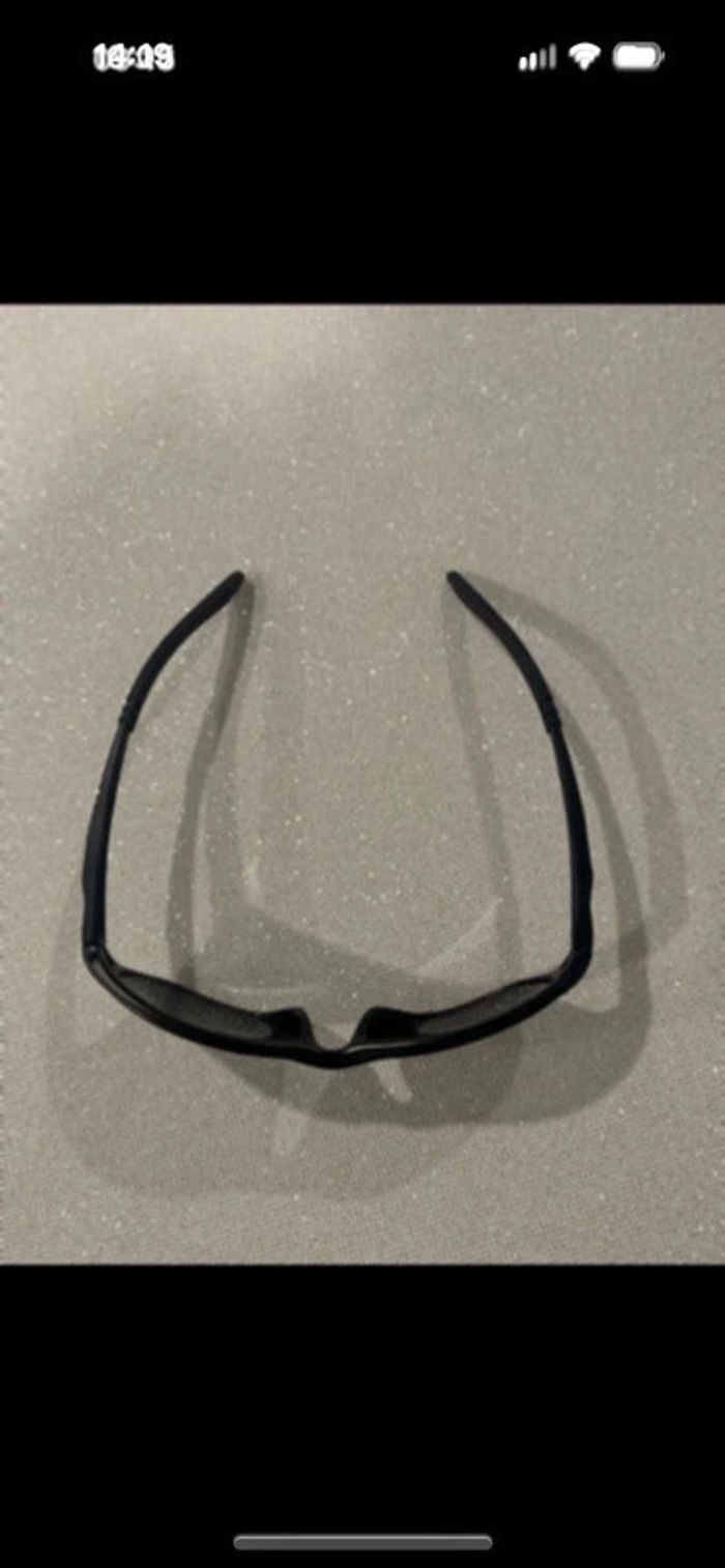 Jolie paire de lunettes de soleil neuves noires Loubsol envoi protégé - photo numéro 8