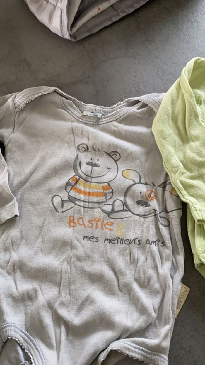 Lot body 12 mois - photo numéro 2