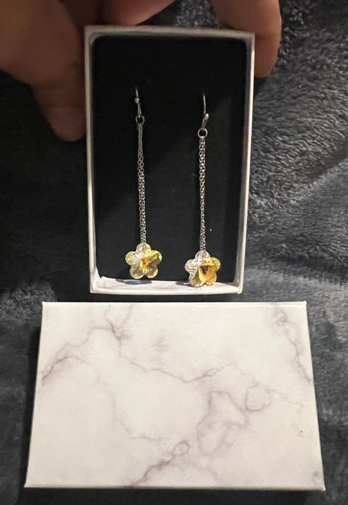 Boucle d’oreilles pendante pierre strass fleur bien braillant acier inoxydable argenté - photo numéro 4