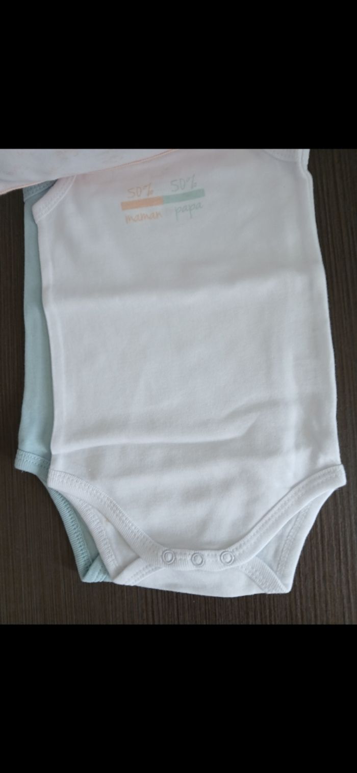 Lot 4 bodies sans manches fille influx 67 cm 6 mois - photo numéro 3