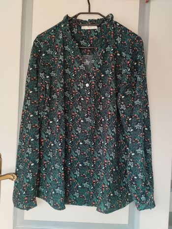 Chemise verte fleurie