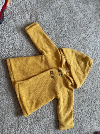 Gilet en maille pour bébé