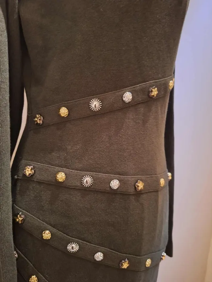 Robe pull kaki cloutée - photo numéro 2