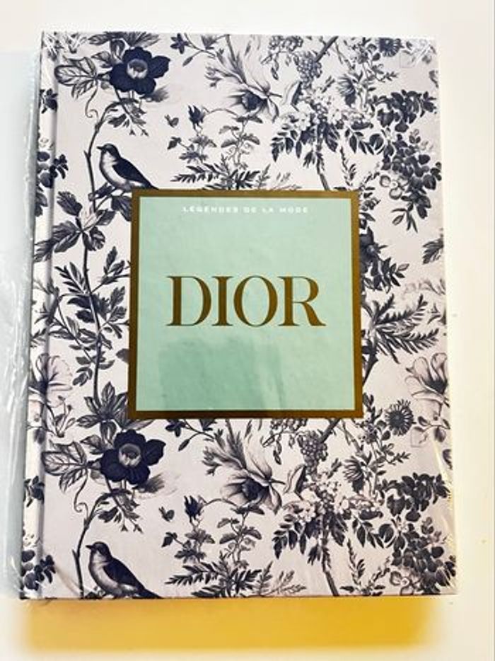 Livre les légendes de la mode sous blister - photo numéro 2