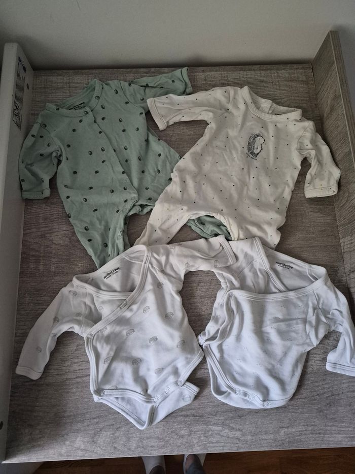 Lot de 2 pyjamas et 2 bodies 1 mois vertbaudet