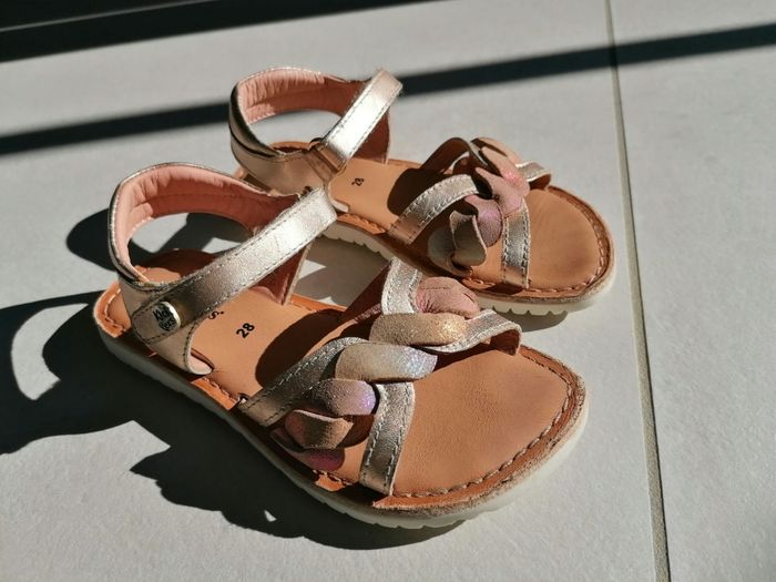 Très jolies 😍 sandales 'Kickers' - photo numéro 4
