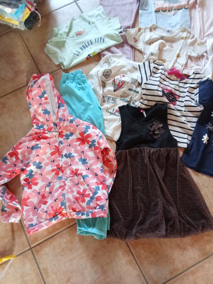 Lot de 17 articles fille 8 ans - photo numéro 2