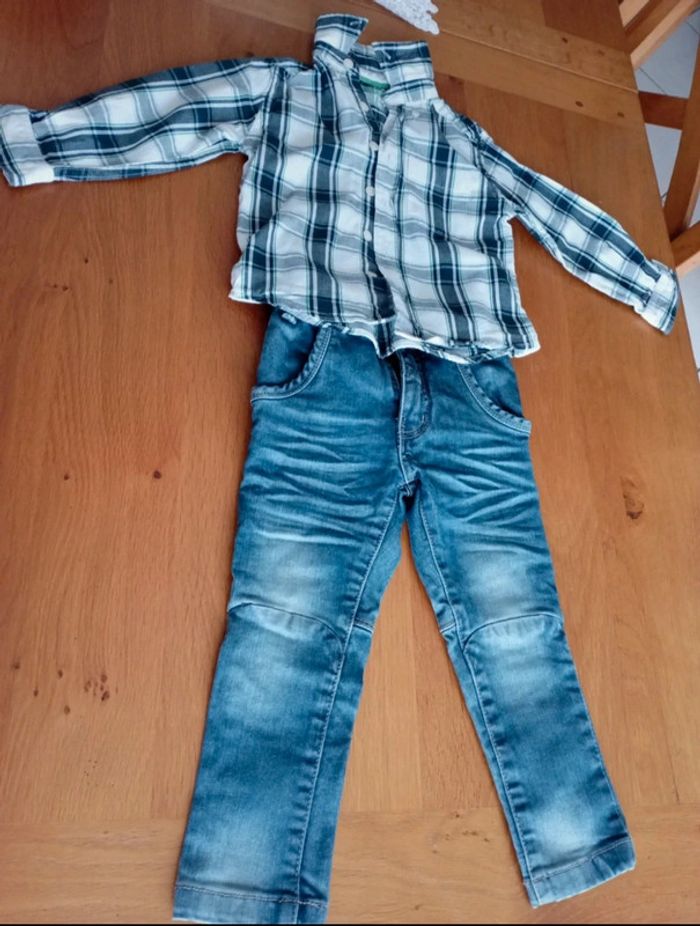 Ensemble jean et chemise taille 3 ans en très bon état