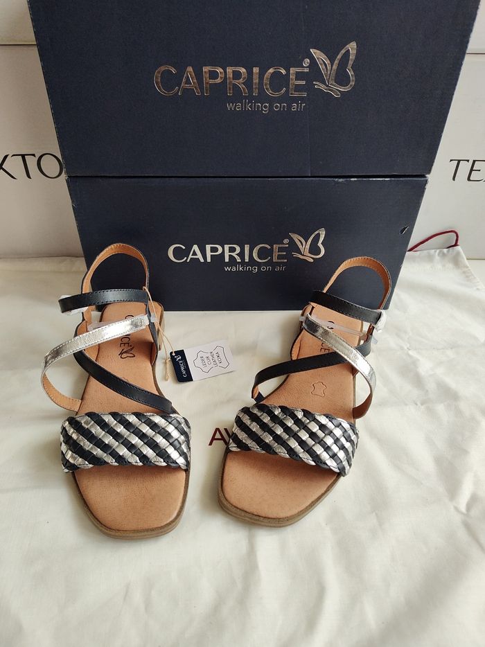 Sandales caprice en cuir véritable