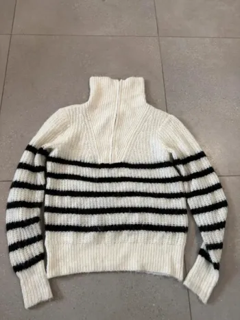 Pull promod il y a des bouloches, taille XS