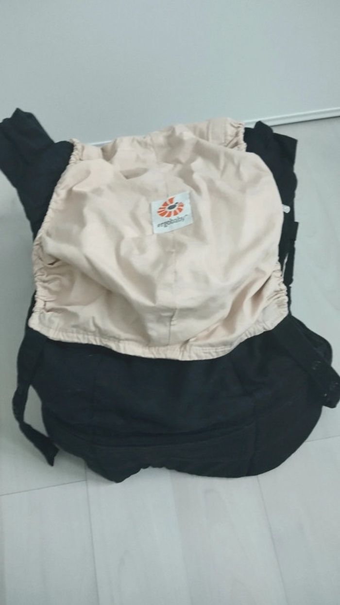 Porte bébé ergo baby + insert bébé - photo numéro 2