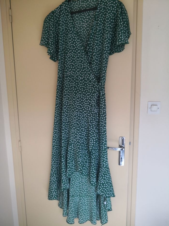 Robe à fleurs verte