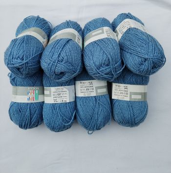 Lot de 8 pelotes de Laine