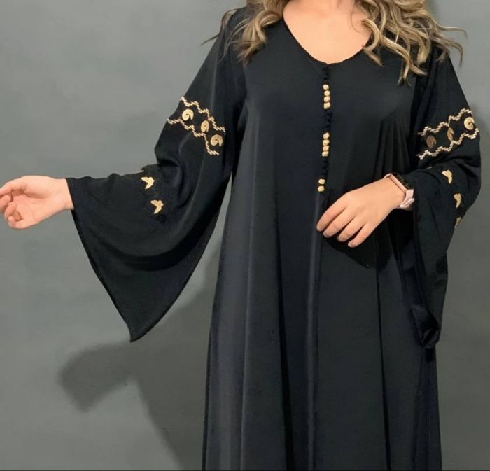 Robe longue style caftan en crêpe de soie - photo numéro 2